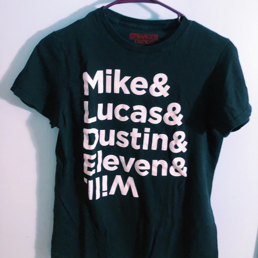 stranger things tshirt - women’s small